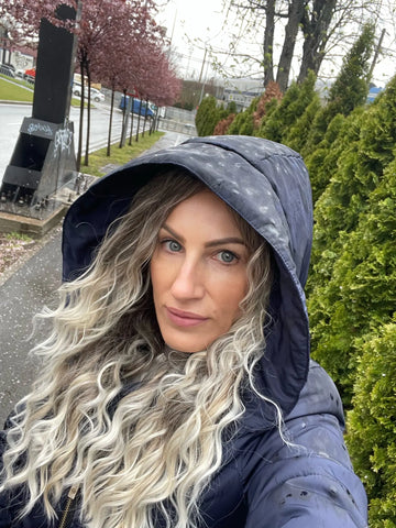 Ash Blonde Human Hair Wig for Women - Long, Curly, and Flawlessly Fluffy, Perfect for Costume Parties and Carnival Celebrations Ash Blonde Human Hair Wig for Women - Long, Curly, and Flawlessly Fluffy, Perfect for Costume Parties and Carnival Celebrations