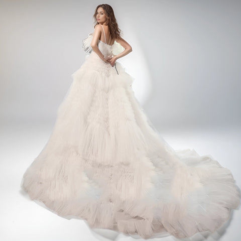 White Luxury - Sleeveless Wedding Dress with Exquisite Long Tail White Luxury - Sleeveless Wedding Dress with Exquisite Long Tail