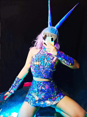Halloween Magic - Mirror-Reflective Dance Costume in Enchanting Purple and Blue for Nightclubs, Bars, and Spooky Team Performances Halloween Magic - Mirror-Reflective Dance Costume in Enchanting Purple and Blue for Nightclubs, Bars, and Spooky Team Performances