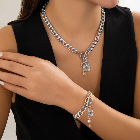 Thick Chain With Shiny Lock And Key Pendant Necklace For Women Trendy Ladies Accessories On The Neck Fashion Jewelry Female Thick Chain With Shiny Lock And Key Pendant Necklace For Women Trendy Ladies Accessories On The Neck Fashion Jewelry Female