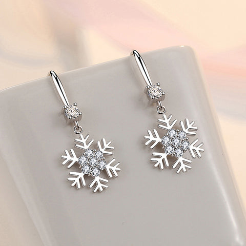 Temperament Snowflake Earrings With Rhinestones Fashion Personalized Christmas Earrings For Women Jewelry Temperament Snowflake Earrings With Rhinestones Fashion Personalized Christmas Earrings For Women Jewelry