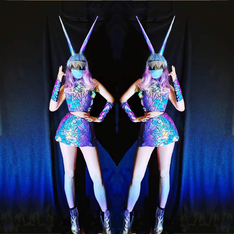 Halloween Magic - Mirror-Reflective Dance Costume in Enchanting Purple and Blue for Nightclubs, Bars, and Spooky Team Performances Halloween Magic - Mirror-Reflective Dance Costume in Enchanting Purple and Blue for Nightclubs, Bars, and Spooky Team Performances