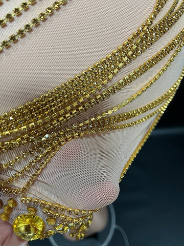 Glamorous Golden Ball Gown: Perfect for Prom, Evening Affairs, and Quinceañeras – Vintage Elegance Glamorous Golden Ball Gown: Perfect for Prom, Evening Affairs, and Quinceañeras – Vintage Elegance