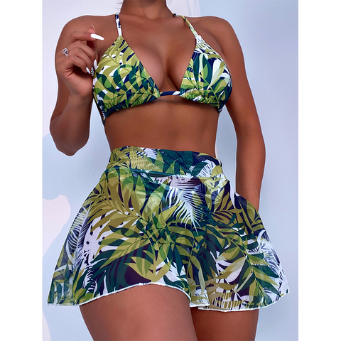 Feel the Summer Breeze in this Big Flower and Leaf Print Three-Piece Bikini Feel the Summer Breeze in this Big Flower and Leaf Print Three-Piece Bikini